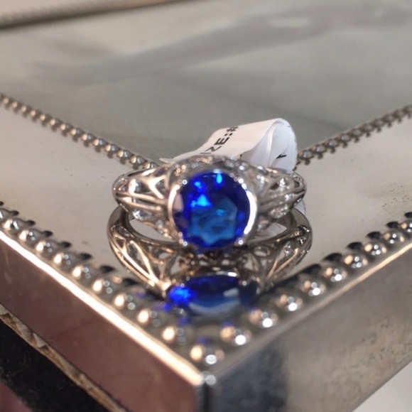 Jewelry - Stunning Blue Sapphire Ring in Silvertone Size 8